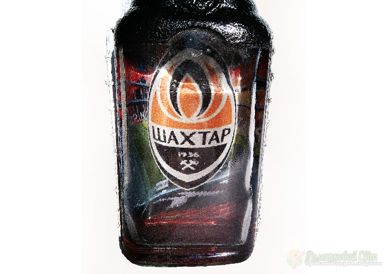 <div style=margin-left:10px><h1>Декор бутылки Футбольному фанату ФК Шахтер Подарок мужчине на день рождения </h1><p><a href="/catalog/podarki--suveniry/">Подарунки, сувеніри</a> » <a href="/catalog/podarki--suveniry/podarki/">Подарунки</a></p><i class="fa fa-map-marker"></i> Донецкая область, Мариуполь<br /><br /><div class="socdata"><script src="//yastatic.net/es5-shims/0.0.2/es5-shims.min.js"></script>
                                            <script src="//yastatic.net/share2/share.js"></script>
                                            <div class="ya-share2" data-services="facebook,gplus,twitter,lj,viber,whatsapp,skype" data-counter=""></div></div>