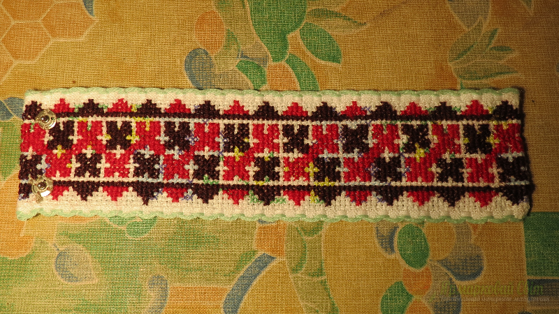 <div style=margin-left:10px><h1>Авторские вышитые крестиком изделия !!!!</h1><p><a href="/catalog/kartiny/">Картини</a> » <a href="/catalog/kartiny/vyshitye/">Вишиті</a></p><i class="fa fa-map-marker"></i> Днепропетровская область, Днепропетровск<br /><br /><div class="socdata"><script src="//yastatic.net/es5-shims/0.0.2/es5-shims.min.js"></script>
                                            <script src="//yastatic.net/share2/share.js"></script>
                                            <div class="ya-share2" data-services="facebook,gplus,twitter,lj,viber,whatsapp,skype" data-counter=""></div></div>