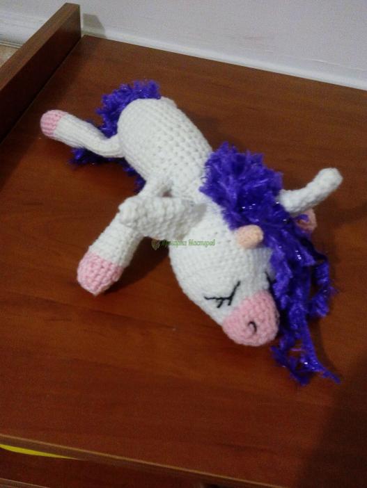 <div style=margin-left:10px><h1>Спящий пони-единорог</h1><p><a href="/catalog/ukrasheniya/">Прикраси</a> » <a href="/catalog/ukrasheniya/igrushki/">Iграшки</a></p><i class="fa fa-map-marker"></i> Запорожская область, Запорожье<br /><br /><div class="socdata"><script src="//yastatic.net/es5-shims/0.0.2/es5-shims.min.js"></script>
                                            <script src="//yastatic.net/share2/share.js"></script>
                                            <div class="ya-share2" data-services="facebook,gplus,twitter,lj,viber,whatsapp,skype" data-counter=""></div></div>