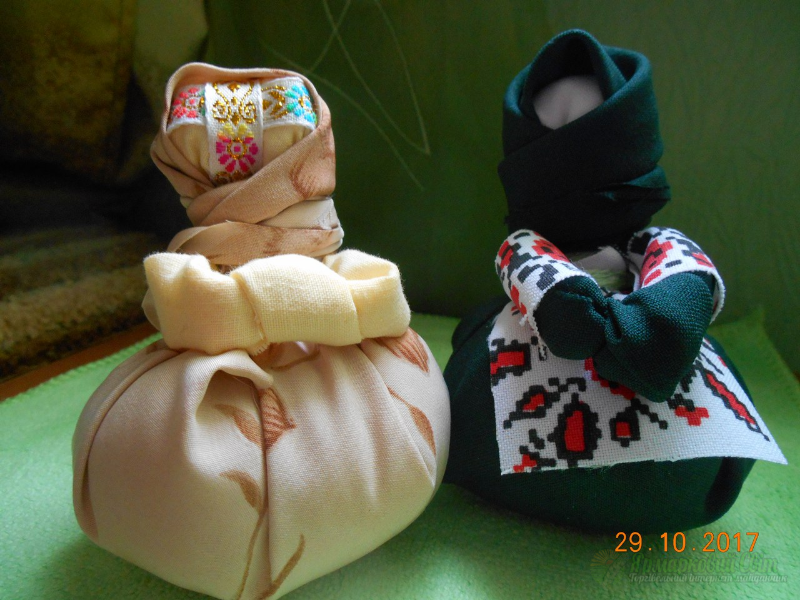 <div style=margin-left:10px><h1>Лялька-мотанка</h1><p><a href="/catalog/podarki--suveniry/">Подарунки, сувеніри</a> » <a href="/catalog/podarki--suveniry/suveniry/">Сувеніри</a></p><i class="fa fa-map-marker"></i> Полтавская область, Великая Багачка<br /><br /><div class="socdata"><script src="//yastatic.net/es5-shims/0.0.2/es5-shims.min.js"></script>
                                            <script src="//yastatic.net/share2/share.js"></script>
                                            <div class="ya-share2" data-services="facebook,gplus,twitter,lj,viber,whatsapp,skype" data-counter=""></div></div>