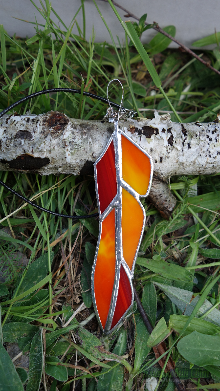 <div style=margin-left:10px><h1>Кулон, подвеска Перо.</h1><p><a href="/catalog/bijuteriya/">Біжутерія</a> » <a href="/catalog/bijuteriya/kulony/">Кулони</a></p><i class="fa fa-map-marker"></i> Закарпатская область, Мукачево<br /><br /><div class="socdata"><script src="//yastatic.net/es5-shims/0.0.2/es5-shims.min.js"></script>
                                            <script src="//yastatic.net/share2/share.js"></script>
                                            <div class="ya-share2" data-services="facebook,gplus,twitter,lj,viber,whatsapp,skype" data-counter=""></div></div>