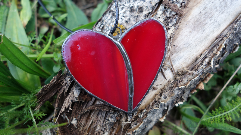 <div style=margin-left:10px><h1>Кулон, подвеска Сердце.</h1><p><a href="/catalog/bijuteriya/">Біжутерія</a> » <a href="/catalog/bijuteriya/kulony/">Кулони</a></p><i class="fa fa-map-marker"></i> Закарпатская область, Мукачево<br /><br /><div class="socdata"><script src="//yastatic.net/es5-shims/0.0.2/es5-shims.min.js"></script>
                                            <script src="//yastatic.net/share2/share.js"></script>
                                            <div class="ya-share2" data-services="facebook,gplus,twitter,lj,viber,whatsapp,skype" data-counter=""></div></div>