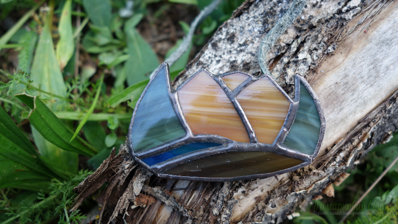 <div style=margin-left:10px><h1>Кулон, подвеска Горы.</h1><p><a href="/catalog/bijuteriya/">Біжутерія</a> » <a href="/catalog/bijuteriya/kulony/">Кулони</a></p><i class="fa fa-map-marker"></i> Закарпатская область, Мукачево<br /><br /><div class="socdata"><script src="//yastatic.net/es5-shims/0.0.2/es5-shims.min.js"></script>
                                            <script src="//yastatic.net/share2/share.js"></script>
                                            <div class="ya-share2" data-services="facebook,gplus,twitter,lj,viber,whatsapp,skype" data-counter=""></div></div>