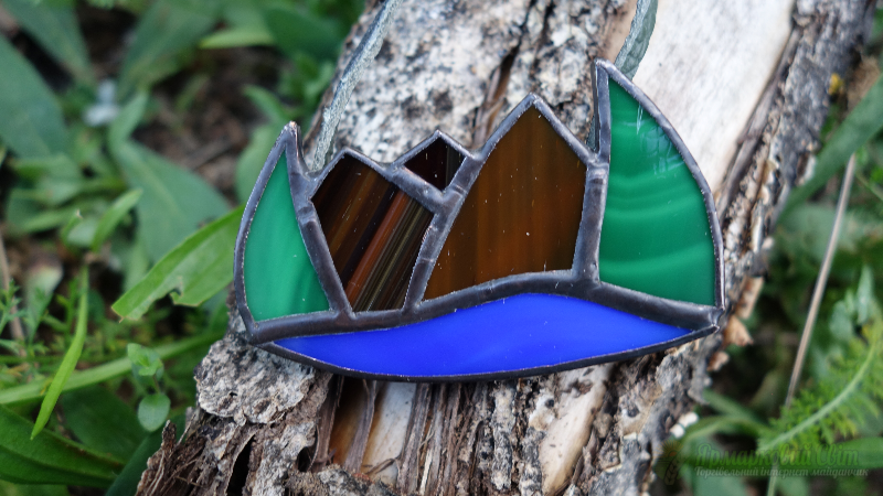 <div style=margin-left:10px><h1>Кулон, подвеска Горы.</h1><p><a href="/catalog/bijuteriya/">Біжутерія</a> » <a href="/catalog/bijuteriya/kulony/">Кулони</a></p><i class="fa fa-map-marker"></i> Закарпатская область, Мукачево<br /><br /><div class="socdata"><script src="//yastatic.net/es5-shims/0.0.2/es5-shims.min.js"></script>
                                            <script src="//yastatic.net/share2/share.js"></script>
                                            <div class="ya-share2" data-services="facebook,gplus,twitter,lj,viber,whatsapp,skype" data-counter=""></div></div>