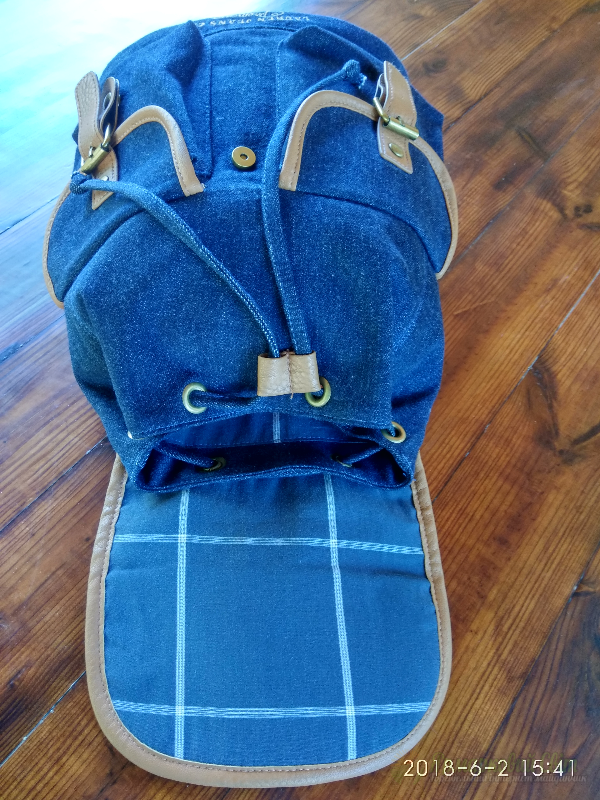 <div style=margin-left:10px><h1>Джинсовый рюкзак</h1><p><a href="/catalog/shite/">Шиття</a> » <a href="/catalog/shite/tekstilnye-aksessuary/">Текстильні аксесуари</a></p><i class="fa fa-map-marker"></i> Черкасская область, Черкассы<br /><br /><div class="socdata"><script src="//yastatic.net/es5-shims/0.0.2/es5-shims.min.js"></script>
                                            <script src="//yastatic.net/share2/share.js"></script>
                                            <div class="ya-share2" data-services="facebook,gplus,twitter,lj,viber,whatsapp,skype" data-counter=""></div></div>