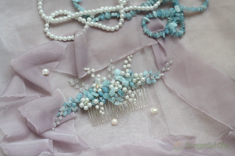 <div style=margin-left:10px><h1>Гребень из аквамарина</h1><p><a href="/catalog/aksessuary/">Аксесуари</a> » <a href="/catalog/aksessuary/grebeshki/">Гребінці</a></p><i class="fa fa-map-marker"></i> Киевская область, Киев<br /><br /><div class="socdata"><script src="//yastatic.net/es5-shims/0.0.2/es5-shims.min.js"></script>
                                            <script src="//yastatic.net/share2/share.js"></script>
                                            <div class="ya-share2" data-services="facebook,gplus,twitter,lj,viber,whatsapp,skype" data-counter=""></div></div>