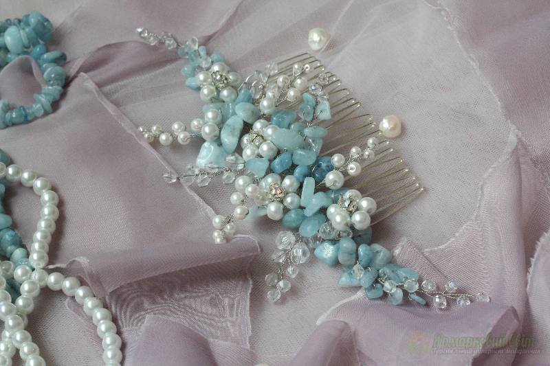 <div style=margin-left:10px><h1>Гребень из аквамарина</h1><p><a href="/catalog/aksessuary/">Аксесуари</a> » <a href="/catalog/aksessuary/grebeshki/">Гребінці</a></p><i class="fa fa-map-marker"></i> Киевская область, Киев<br /><br /><div class="socdata"><script src="//yastatic.net/es5-shims/0.0.2/es5-shims.min.js"></script>
                                            <script src="//yastatic.net/share2/share.js"></script>
                                            <div class="ya-share2" data-services="facebook,gplus,twitter,lj,viber,whatsapp,skype" data-counter=""></div></div>