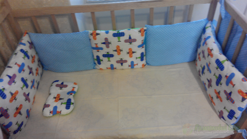 <div style=margin-left:10px><h1>Бортики в кроватку</h1><p><a href="/catalog/shite/">Шиття</a> » <a href="/catalog/shite/shite--odejda/">Шиття, одяг</a></p><i class="fa fa-map-marker"></i> Херсонская область, Каховка<br /><br /><div class="socdata"><script src="//yastatic.net/es5-shims/0.0.2/es5-shims.min.js"></script>
                                            <script src="//yastatic.net/share2/share.js"></script>
                                            <div class="ya-share2" data-services="facebook,gplus,twitter,lj,viber,whatsapp,skype" data-counter=""></div></div>