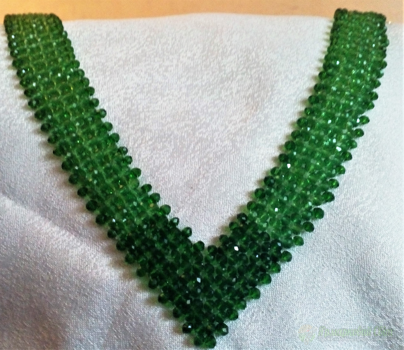 <div style=margin-left:10px><h1> Ожерелье из чешского стекла.</h1><p><a href="/catalog/ukrasheniya/">Прикраси</a> » <a href="/catalog/ukrasheniya/aksessuary/">Аксесуари</a></p><i class="fa fa-map-marker"></i> Одесская область, Одесса<br /><br /><div class="socdata"><script src="//yastatic.net/es5-shims/0.0.2/es5-shims.min.js"></script>
                                            <script src="//yastatic.net/share2/share.js"></script>
                                            <div class="ya-share2" data-services="facebook,gplus,twitter,lj,viber,whatsapp,skype" data-counter=""></div></div>