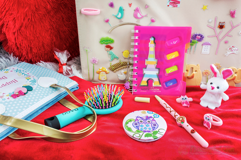 <div style=margin-left:10px><h1>Подарочная коробочка для игрушек "все в одном" - бизи-борд для девочки 4-8 лет</h1><p><a href="/catalog/ukrasheniya/">Прикраси</a> » <a href="/catalog/ukrasheniya/igrushki/">Iграшки</a></p><i class="fa fa-map-marker"></i> Хмельницкая область, Хмельницкий<br /><br /><div class="socdata"><script src="//yastatic.net/es5-shims/0.0.2/es5-shims.min.js"></script>
                                            <script src="//yastatic.net/share2/share.js"></script>
                                            <div class="ya-share2" data-services="facebook,gplus,twitter,lj,viber,whatsapp,skype" data-counter=""></div></div>