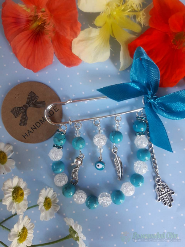 <div style=margin-left:10px><h1>Булавка оберег от сглаза</h1><p><a href="/catalog/ukrasheniya/">Прикраси</a> » <a href="/catalog/ukrasheniya/aksessuary/">Аксесуари</a></p><i class="fa fa-map-marker"></i> Сумская область, Лебедин<br /><br /><div class="socdata"><script src="//yastatic.net/es5-shims/0.0.2/es5-shims.min.js"></script>
                                            <script src="//yastatic.net/share2/share.js"></script>
                                            <div class="ya-share2" data-services="facebook,gplus,twitter,lj,viber,whatsapp,skype" data-counter=""></div></div>