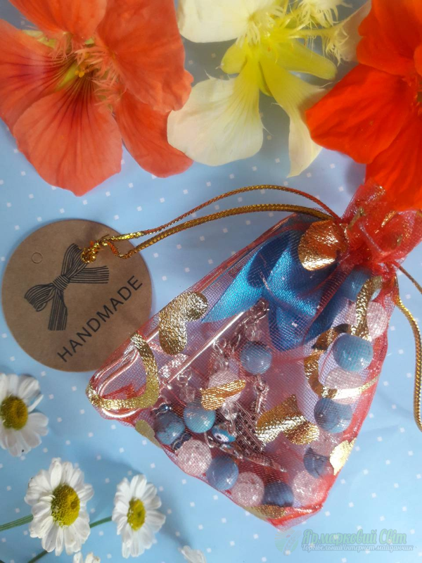 <div style=margin-left:10px><h1>Булавка оберег от сглаза</h1><p><a href="/catalog/ukrasheniya/">Прикраси</a> » <a href="/catalog/ukrasheniya/aksessuary/">Аксесуари</a></p><i class="fa fa-map-marker"></i> Сумская область, Лебедин<br /><br /><div class="socdata"><script src="//yastatic.net/es5-shims/0.0.2/es5-shims.min.js"></script>
                                            <script src="//yastatic.net/share2/share.js"></script>
                                            <div class="ya-share2" data-services="facebook,gplus,twitter,lj,viber,whatsapp,skype" data-counter=""></div></div>