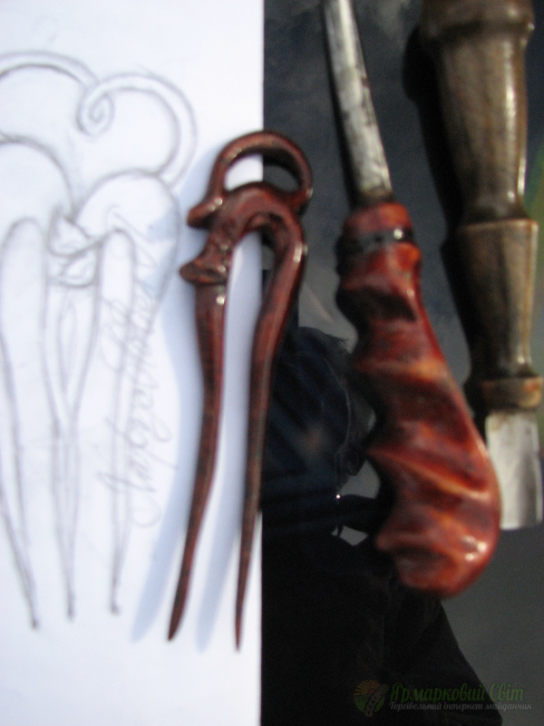 <div style=margin-left:10px><h1>Авторская деревянная заколка из комеля алычи " Грация".</h1><p><a href="/catalog/kosmetika/">Косметика</a> » <a href="/catalog/kosmetika/dlya-volos/">Для волосся
</a></p><i class="fa fa-map-marker"></i> Киевская область, Киев<br /><br /><div class="socdata"><script src="//yastatic.net/es5-shims/0.0.2/es5-shims.min.js"></script>
                                            <script src="//yastatic.net/share2/share.js"></script>
                                            <div class="ya-share2" data-services="facebook,gplus,twitter,lj,viber,whatsapp,skype" data-counter=""></div></div>