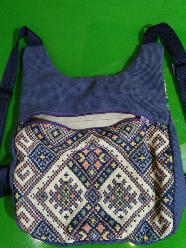 <div style=margin-left:10px><h1>Рюкзак украинский орнамент hand made</h1><p><a href="/catalog/ukrasheniya/">Прикраси</a> » <a href="/catalog/ukrasheniya/aksessuary/">Аксесуари</a></p><i class="fa fa-map-marker"></i> Киевская область, Киев<br /><br /><div class="socdata"><script src="//yastatic.net/es5-shims/0.0.2/es5-shims.min.js"></script>
                                            <script src="//yastatic.net/share2/share.js"></script>
                                            <div class="ya-share2" data-services="facebook,gplus,twitter,lj,viber,whatsapp,skype" data-counter=""></div></div>