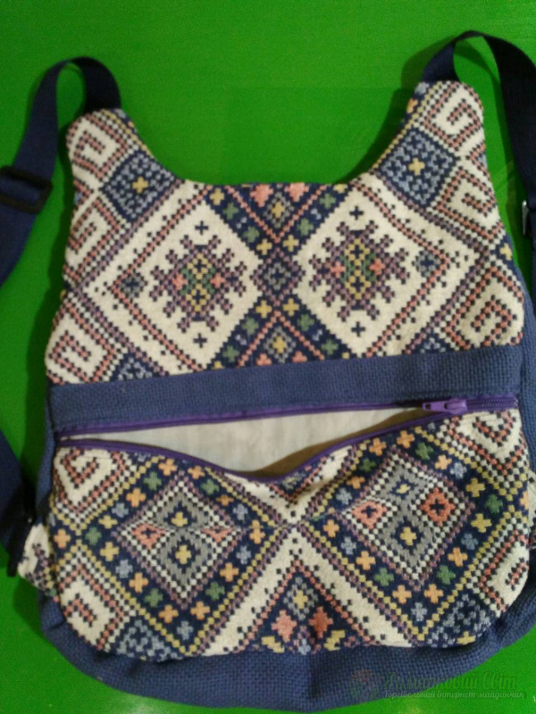 <div style=margin-left:10px><h1>Рюкзак украинский орнамент hand made</h1><p><a href="/catalog/ukrasheniya/">Прикраси</a> » <a href="/catalog/ukrasheniya/aksessuary/">Аксесуари</a></p><i class="fa fa-map-marker"></i> Киевская область, Киев<br /><br /><div class="socdata"><script src="//yastatic.net/es5-shims/0.0.2/es5-shims.min.js"></script>
                                            <script src="//yastatic.net/share2/share.js"></script>
                                            <div class="ya-share2" data-services="facebook,gplus,twitter,lj,viber,whatsapp,skype" data-counter=""></div></div>