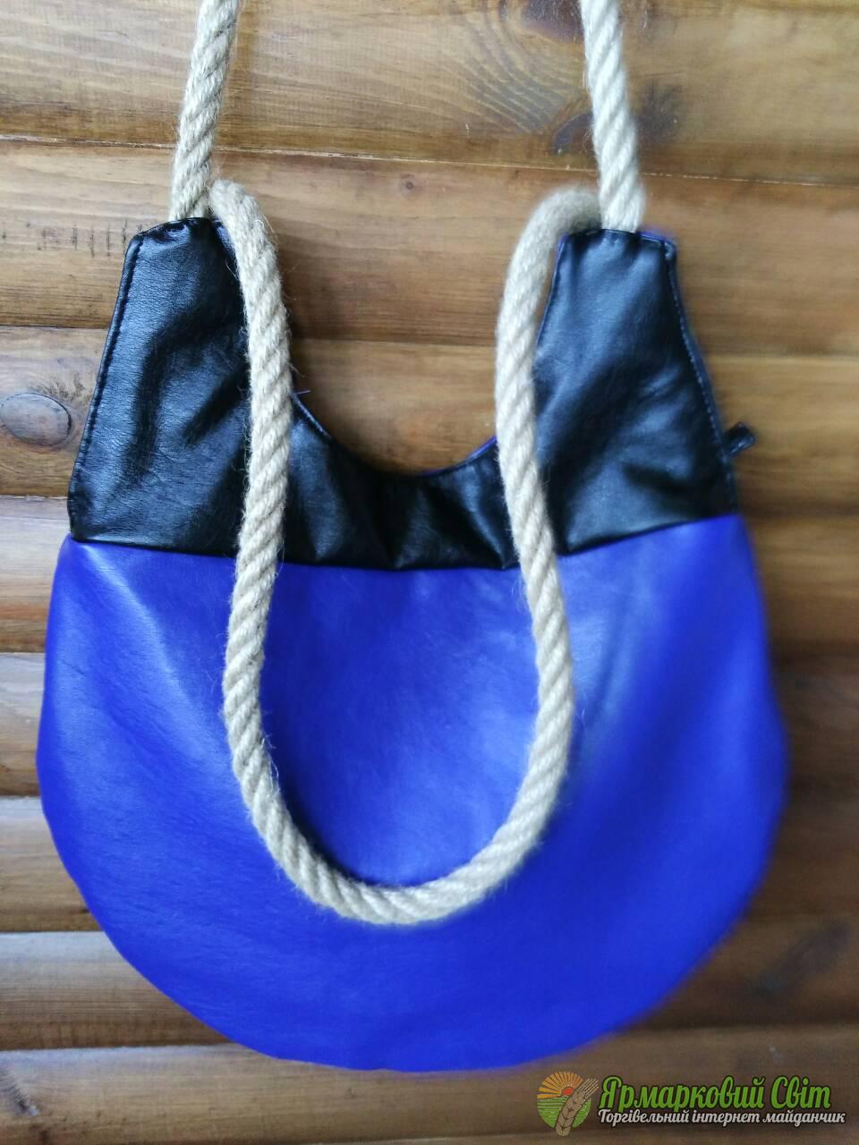 <div style=margin-left:10px><h1>Сумка овальная фиолетовая с черным на замке</h1><p><a href="/catalog/ukrasheniya/">Прикраси</a> » <a href="/catalog/ukrasheniya/aksessuary/">Аксесуари</a></p><i class="fa fa-map-marker"></i> Киевская область, Киев<br /><br /><script src="//yastatic.net/es5-shims/0.0.2/es5-shims.min.js"></script>
                                            <script src="//yastatic.net/share2/share.js"></script>
                                            <div class="ya-share2" data-services="facebook,gplus,twitter,lj,viber,whatsapp,skype" data-counter=""></div><br /><div class="socdata"></div></div>