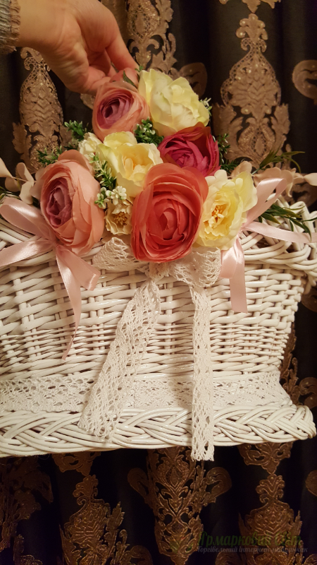 <div style=margin-left:10px><h1>Декорований кошик</h1><p><a href="/catalog/rukodelie/">Рукоділля</a> » <a href="/catalog/rukodelie/rukodelie--obschee/">Рукоділля, загальне</a></p><i class="fa fa-map-marker"></i> Закарпатская область, Хуст<br /><br /><div class="socdata"><script src="//yastatic.net/es5-shims/0.0.2/es5-shims.min.js"></script>
                                            <script src="//yastatic.net/share2/share.js"></script>
                                            <div class="ya-share2" data-services="facebook,gplus,twitter,lj,viber,whatsapp,skype" data-counter=""></div></div>