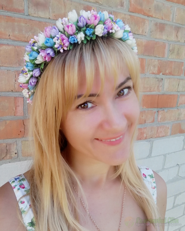 <div style=margin-left:10px><h1>Нежный венок из цветочков</h1><p><a href="/catalog/aksessuary/">Аксесуари</a> » <a href="/catalog/aksessuary/venki/">Вінки</a></p><i class="fa fa-map-marker"></i> Черкасская область, Выберите область<br /><br /><div class="socdata"><script src="//yastatic.net/es5-shims/0.0.2/es5-shims.min.js"></script>
                                            <script src="//yastatic.net/share2/share.js"></script>
                                            <div class="ya-share2" data-services="facebook,gplus,twitter,lj,viber,whatsapp,skype" data-counter=""></div></div>