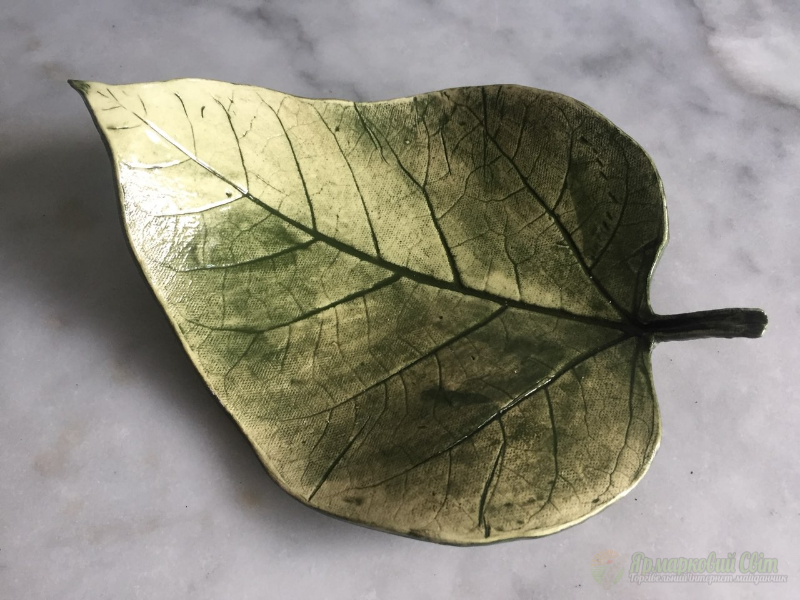 <div style=margin-left:10px><h1>керамика ручной работы</h1><p><a href="/catalog/ukrasheniya/">Прикраси</a> » <a href="/catalog/ukrasheniya/podarki/">Подарунки</a></p><i class="fa fa-map-marker"></i> Кировоградская область, Александровка<br /><br /><div class="socdata"><script src="//yastatic.net/es5-shims/0.0.2/es5-shims.min.js"></script>
                                            <script src="//yastatic.net/share2/share.js"></script>
                                            <div class="ya-share2" data-services="facebook,gplus,twitter,lj,viber,whatsapp,skype" data-counter=""></div></div>