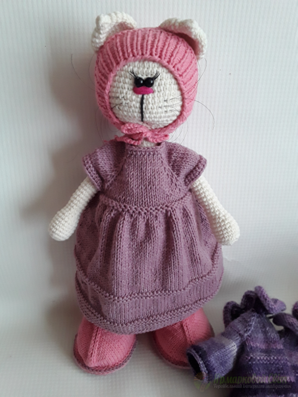 <div style=margin-left:10px><h1>Вязаная кошечка в стиле Тильда </h1><p><a href="/catalog/ukrasheniya/">Прикраси</a> » <a href="/catalog/ukrasheniya/igrushki/">Iграшки</a></p><i class="fa fa-map-marker"></i> Днепропетровская область, Павлоград<br /><br /><div class="socdata"><script src="//yastatic.net/es5-shims/0.0.2/es5-shims.min.js"></script>
                                            <script src="//yastatic.net/share2/share.js"></script>
                                            <div class="ya-share2" data-services="facebook,gplus,twitter,lj,viber,whatsapp,skype" data-counter=""></div></div>