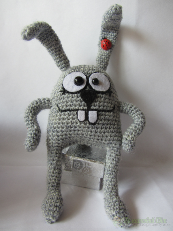 <div style=margin-left:10px><h1>Вязана іграшка Зайчик</h1><p><a href="/catalog/igrushki/">Iграшки</a> » <a href="/catalog/igrushki/myagkie/">М'які</a></p><i class="fa fa-map-marker"></i> Киевская область, Киев<br /><br /><div class="socdata"><script src="//yastatic.net/es5-shims/0.0.2/es5-shims.min.js"></script>
                                            <script src="//yastatic.net/share2/share.js"></script>
                                            <div class="ya-share2" data-services="facebook,gplus,twitter,lj,viber,whatsapp,skype" data-counter=""></div></div>