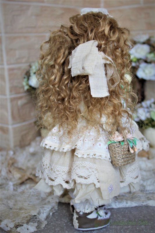 <div style=margin-left:10px><h1>Ася - кукла авторская, ручной работы, текстильная для интерьера</h1><p><a href="/catalog/igrushki/">Iграшки</a> » <a href="/catalog/igrushki/kukly/">Кукли</a></p><i class="fa fa-map-marker"></i> Днепропетровская область, Кривой Рог<br /><br /><div class="socdata"><script src="//yastatic.net/es5-shims/0.0.2/es5-shims.min.js"></script>
                                            <script src="//yastatic.net/share2/share.js"></script>
                                            <div class="ya-share2" data-services="facebook,gplus,twitter,lj,viber,whatsapp,skype" data-counter=""></div></div>