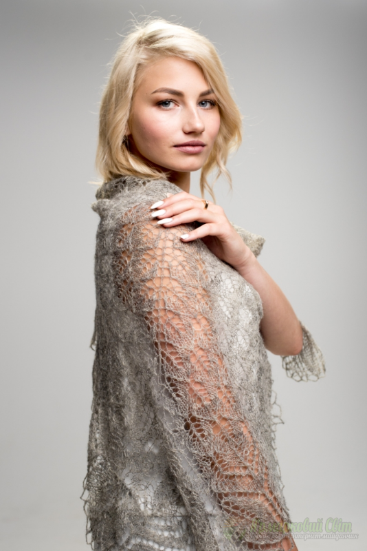 <div style=margin-left:10px><h1>Шаль Харуни</h1><p><a href="/catalog/ukrasheniya/">Прикраси</a> » <a href="/catalog/ukrasheniya/aksessuary/">Аксесуари</a></p><i class="fa fa-map-marker"></i> Сумская область, Сумы<br /><br /><div class="socdata"><script src="//yastatic.net/es5-shims/0.0.2/es5-shims.min.js"></script>
                                            <script src="//yastatic.net/share2/share.js"></script>
                                            <div class="ya-share2" data-services="facebook,gplus,twitter,lj,viber,whatsapp,skype" data-counter=""></div></div>