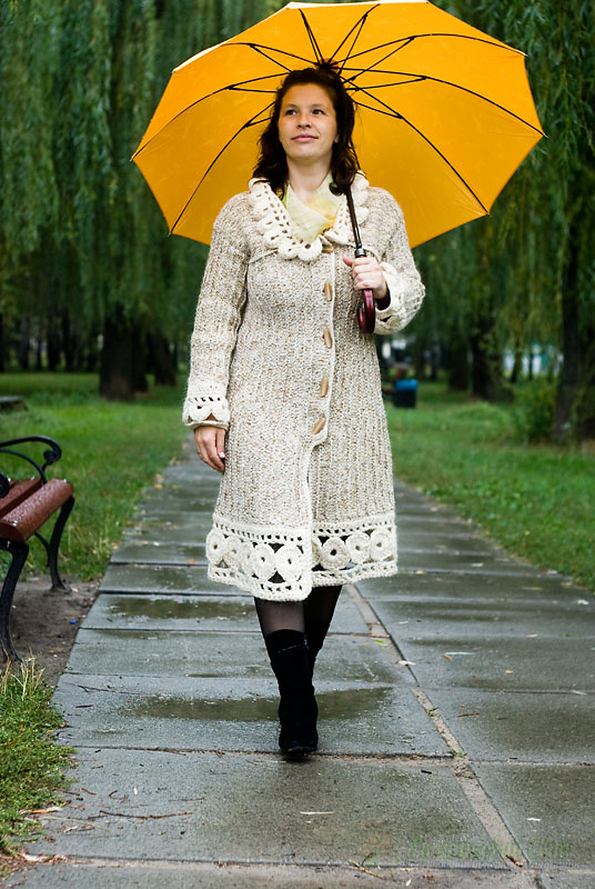 <div style=margin-left:10px><h1>Вязаное пальто</h1><p><a href="/catalog/rukodelie/">Рукоділля</a> » <a href="/catalog/rukodelie/rukodelie--obschee/">Рукоділля, загальне</a></p><i class="fa fa-map-marker"></i> Сумская область, Лебедин<br /><br /><div class="socdata"><script src="//yastatic.net/es5-shims/0.0.2/es5-shims.min.js"></script>
                                            <script src="//yastatic.net/share2/share.js"></script>
                                            <div class="ya-share2" data-services="facebook,gplus,twitter,lj,viber,whatsapp,skype" data-counter=""></div></div>