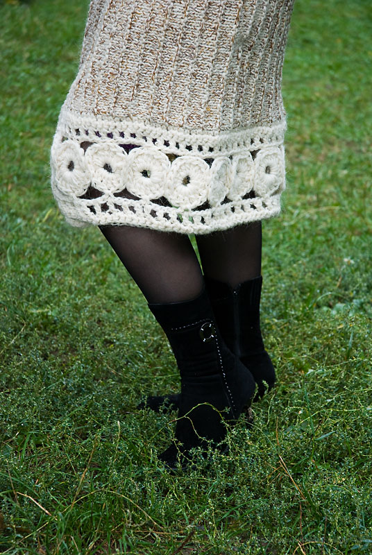 <div style=margin-left:10px><h1>Вязаное пальто</h1><p><a href="/catalog/rukodelie/">Рукоділля</a> » <a href="/catalog/rukodelie/rukodelie--obschee/">Рукоділля, загальне</a></p><i class="fa fa-map-marker"></i> Сумская область, Лебедин<br /><br /><div class="socdata"><script src="//yastatic.net/es5-shims/0.0.2/es5-shims.min.js"></script>
                                            <script src="//yastatic.net/share2/share.js"></script>
                                            <div class="ya-share2" data-services="facebook,gplus,twitter,lj,viber,whatsapp,skype" data-counter=""></div></div>