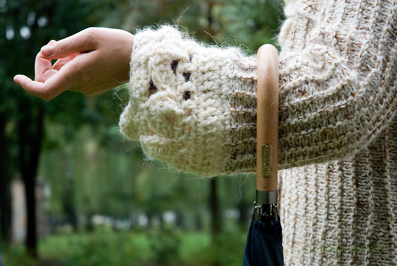 <div style=margin-left:10px><h1>Вязаное пальто</h1><p><a href="/catalog/rukodelie/">Рукоділля</a> » <a href="/catalog/rukodelie/rukodelie--obschee/">Рукоділля, загальне</a></p><i class="fa fa-map-marker"></i> Сумская область, Лебедин<br /><br /><div class="socdata"><script src="//yastatic.net/es5-shims/0.0.2/es5-shims.min.js"></script>
                                            <script src="//yastatic.net/share2/share.js"></script>
                                            <div class="ya-share2" data-services="facebook,gplus,twitter,lj,viber,whatsapp,skype" data-counter=""></div></div>