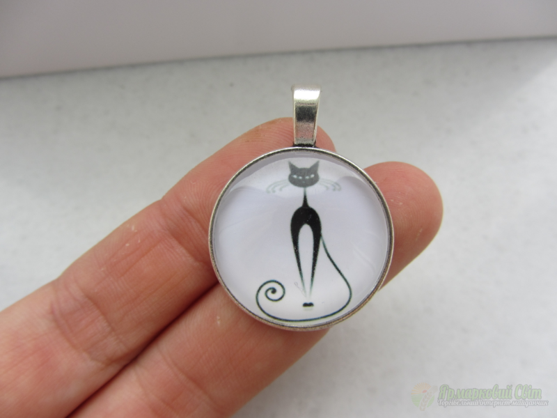 <div style=margin-left:10px><h1>Кулони ручної роботи - Киці</h1><p><a href="/catalog/ukrasheniya/">Прикраси</a> » <a href="/catalog/ukrasheniya/aksessuary/">Аксесуари</a></p><i class="fa fa-map-marker"></i> Киевская область, Киев<br /><br /><div class="socdata"><script src="//yastatic.net/es5-shims/0.0.2/es5-shims.min.js"></script>
                                            <script src="//yastatic.net/share2/share.js"></script>
                                            <div class="ya-share2" data-services="facebook,gplus,twitter,lj,viber,whatsapp,skype" data-counter=""></div></div>