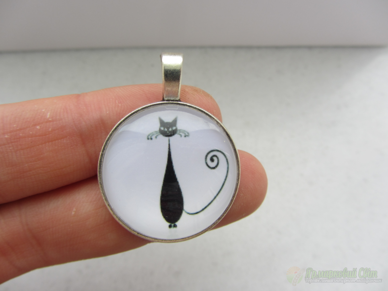 <div style=margin-left:10px><h1>Кулони ручної роботи - Киці</h1><p><a href="/catalog/ukrasheniya/">Прикраси</a> » <a href="/catalog/ukrasheniya/aksessuary/">Аксесуари</a></p><i class="fa fa-map-marker"></i> Киевская область, Киев<br /><br /><div class="socdata"><script src="//yastatic.net/es5-shims/0.0.2/es5-shims.min.js"></script>
                                            <script src="//yastatic.net/share2/share.js"></script>
                                            <div class="ya-share2" data-services="facebook,gplus,twitter,lj,viber,whatsapp,skype" data-counter=""></div></div>