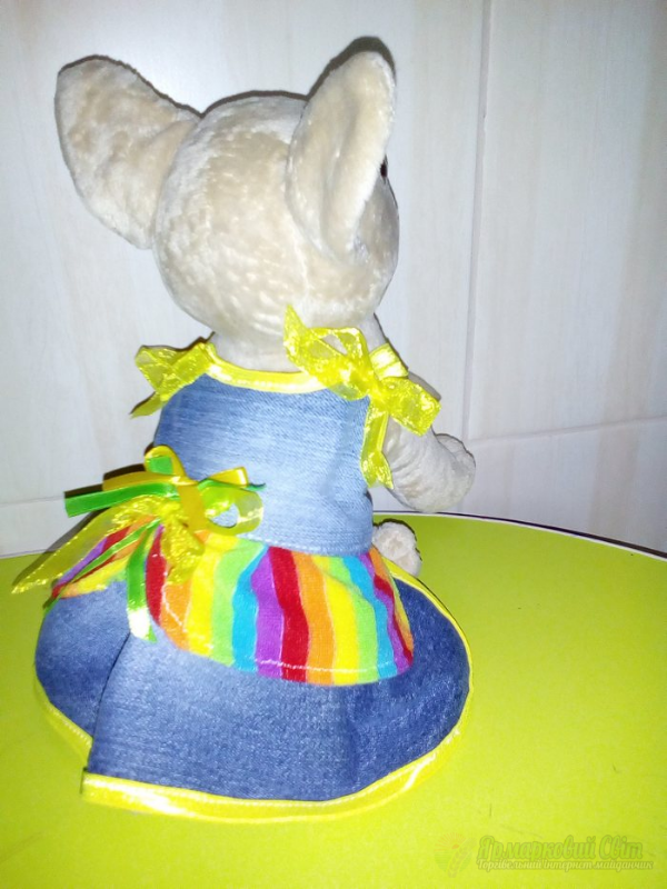 <div style=margin-left:10px><h1>Одежда для собачки Чи Чи Лав. Ручная работа! </h1><p><a href="/catalog/igrushki/">Iграшки</a> » <a href="/catalog/igrushki/kukly/">Кукли</a></p><i class="fa fa-map-marker"></i> Запорожская область, Бердянск<br /><br /><div class="socdata"><script src="//yastatic.net/es5-shims/0.0.2/es5-shims.min.js"></script>
                                            <script src="//yastatic.net/share2/share.js"></script>
                                            <div class="ya-share2" data-services="facebook,gplus,twitter,lj,viber,whatsapp,skype" data-counter=""></div></div>