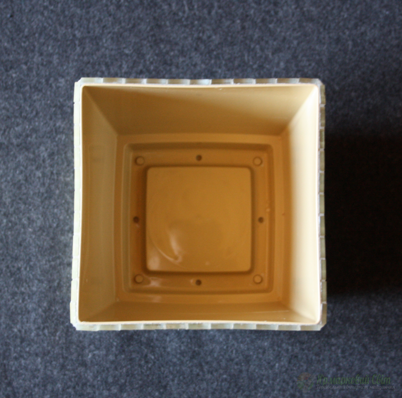 <div style=margin-left:10px><h1>Горшок для цветов (пластик, мозаика "Золотой")</h1><p><a href="/catalog/dekor/">Декор</a> » <a href="/catalog/dekor/drugoe/">Iнше</a></p><i class="fa fa-map-marker"></i> Киевская область, Новые петровцы<br /><br /><div class="socdata"><script src="//yastatic.net/es5-shims/0.0.2/es5-shims.min.js"></script>
                                            <script src="//yastatic.net/share2/share.js"></script>
                                            <div class="ya-share2" data-services="facebook,gplus,twitter,lj,viber,whatsapp,skype" data-counter=""></div></div>