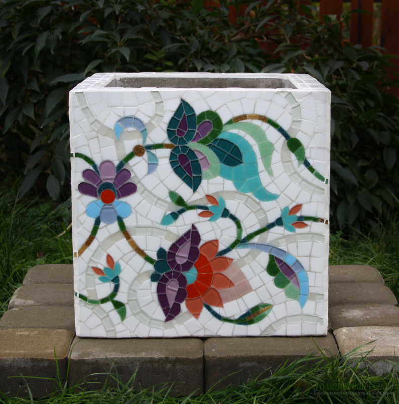 <div style=margin-left:10px><h1>Цветочник (бетон, мозаика)</h1><p><a href="/catalog/dekor/">Декор</a> » <a href="/catalog/dekor/drugoe/">Iнше</a></p><i class="fa fa-map-marker"></i> Киевская область, Новые петровцы<br /><br /><div class="socdata"><script src="//yastatic.net/es5-shims/0.0.2/es5-shims.min.js"></script>
                                            <script src="//yastatic.net/share2/share.js"></script>
                                            <div class="ya-share2" data-services="facebook,gplus,twitter,lj,viber,whatsapp,skype" data-counter=""></div></div>