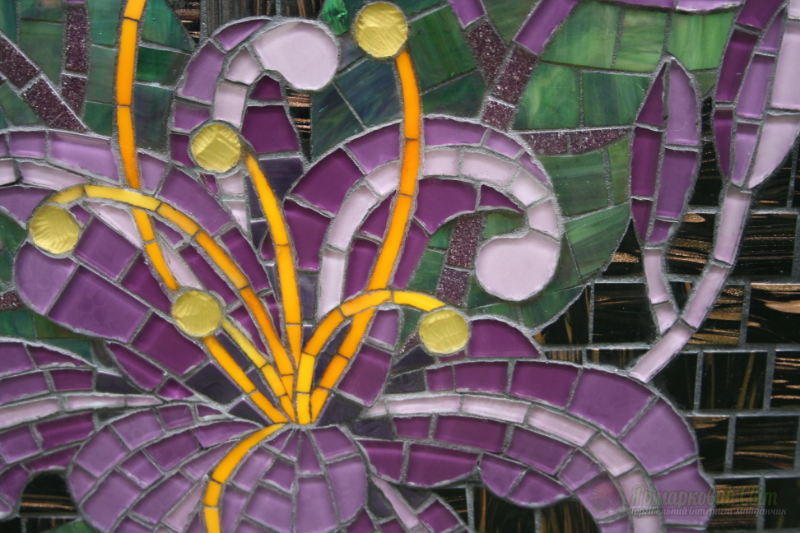 <div style=margin-left:10px><h1>Цветочник (бетон, мозаика "Лилии")</h1><p><a href="/catalog/dekor/">Декор</a> » <a href="/catalog/dekor/drugoe/">Iнше</a></p><i class="fa fa-map-marker"></i> Киевская область, Новые петровцы<br /><br /><div class="socdata"><script src="//yastatic.net/es5-shims/0.0.2/es5-shims.min.js"></script>
                                            <script src="//yastatic.net/share2/share.js"></script>
                                            <div class="ya-share2" data-services="facebook,gplus,twitter,lj,viber,whatsapp,skype" data-counter=""></div></div>