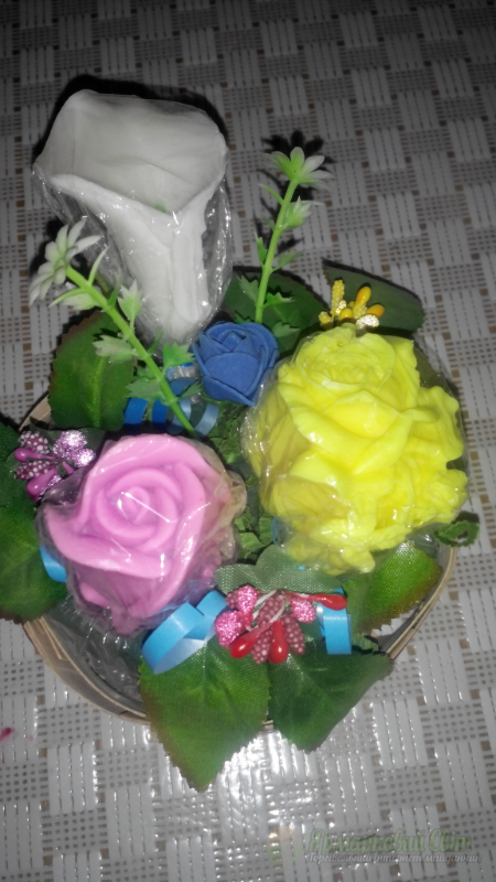 <div style=margin-left:10px><h1>Натуральное мыло</h1><p><a href="/catalog/podarki--suveniry/">Подарунки, сувеніри</a> » <a href="/catalog/podarki--suveniry/mylo/">Мило</a></p><i class="fa fa-map-marker"></i> Полтавская область, Лубны<br /><br /><div class="socdata"><script src="//yastatic.net/es5-shims/0.0.2/es5-shims.min.js"></script>
                                            <script src="//yastatic.net/share2/share.js"></script>
                                            <div class="ya-share2" data-services="facebook,gplus,twitter,lj,viber,whatsapp,skype" data-counter=""></div></div>