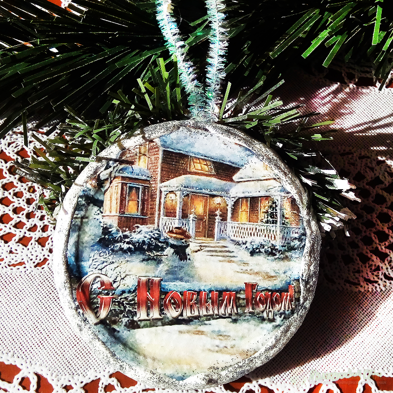 <div style=margin-left:10px><h1>Символ года 2019 Подвеска медальон на елку Подарок на Новый год </h1><p><a href="/catalog/podarki--suveniry/">Подарунки, сувеніри</a> » <a href="/catalog/podarki--suveniry/podarki/">Подарунки</a></p><i class="fa fa-map-marker"></i> Донецкая область, Мариуполь<br /><br /><div class="socdata"><script src="//yastatic.net/es5-shims/0.0.2/es5-shims.min.js"></script>
                                            <script src="//yastatic.net/share2/share.js"></script>
                                            <div class="ya-share2" data-services="facebook,gplus,twitter,lj,viber,whatsapp,skype" data-counter=""></div></div>