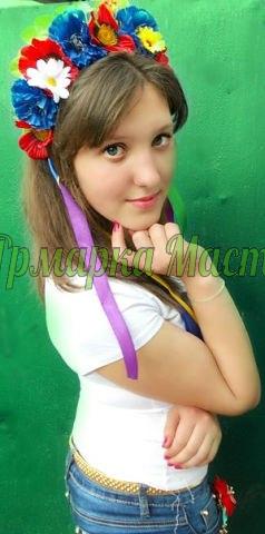 <div style=margin-left:10px><h1>Украинский веночек </h1><p><a href="/catalog/aksessuary/">Аксесуари</a> » <a href="/catalog/aksessuary/venki/">Вінки</a></p><i class="fa fa-map-marker"></i> Полтавская область, Полтава<br /><br /><div class="socdata"><script src="//yastatic.net/es5-shims/0.0.2/es5-shims.min.js"></script>
                                            <script src="//yastatic.net/share2/share.js"></script>
                                            <div class="ya-share2" data-services="facebook,gplus,twitter,lj,viber,whatsapp,skype" data-counter=""></div></div>