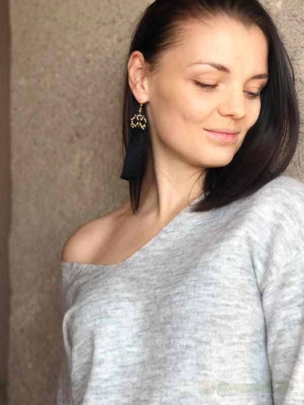 <div style=margin-left:10px><h1>Серьги кисточки. Чёрные шёлковые кисточки. Кисточки с хоусталём </h1><p><a href="/catalog/bijuteriya/">Біжутерія</a> » <a href="/catalog/bijuteriya/sergi/">Сережки</a></p><i class="fa fa-map-marker"></i> Черкасская область, Черкассы<br /><br /><div class="socdata"><script src="//yastatic.net/es5-shims/0.0.2/es5-shims.min.js"></script>
                                            <script src="//yastatic.net/share2/share.js"></script>
                                            <div class="ya-share2" data-services="facebook,gplus,twitter,lj,viber,whatsapp,skype" data-counter=""></div></div>