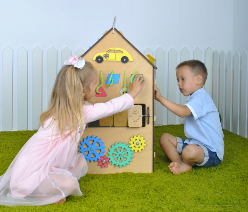 <div style=margin-left:10px><h1>Бизидом Бизиборд</h1><p><a href="/catalog/ukrasheniya/">Прикраси</a> » <a href="/catalog/ukrasheniya/igrushki/">Iграшки</a></p><i class="fa fa-map-marker"></i> Харьковская область, Харьков<br /><br /><div class="socdata"><script src="//yastatic.net/es5-shims/0.0.2/es5-shims.min.js"></script>
                                            <script src="//yastatic.net/share2/share.js"></script>
                                            <div class="ya-share2" data-services="facebook,gplus,twitter,lj,viber,whatsapp,skype" data-counter=""></div></div>