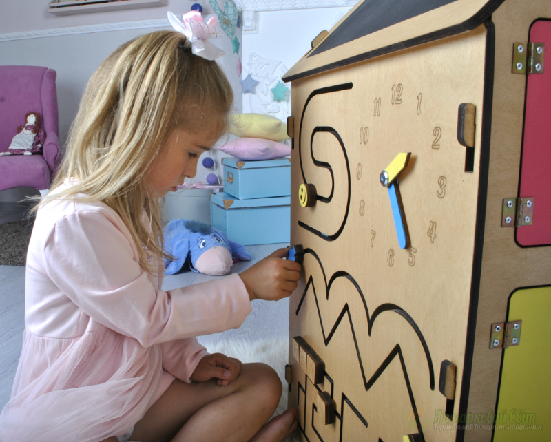 <div style=margin-left:10px><h1>Бизидом Бизиборд</h1><p><a href="/catalog/ukrasheniya/">Прикраси</a> » <a href="/catalog/ukrasheniya/igrushki/">Iграшки</a></p><i class="fa fa-map-marker"></i> Харьковская область, Харьков<br /><br /><div class="socdata"><script src="//yastatic.net/es5-shims/0.0.2/es5-shims.min.js"></script>
                                            <script src="//yastatic.net/share2/share.js"></script>
                                            <div class="ya-share2" data-services="facebook,gplus,twitter,lj,viber,whatsapp,skype" data-counter=""></div></div>