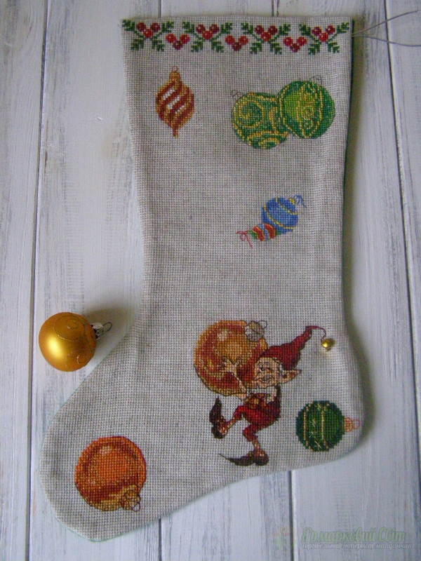 <div style=margin-left:10px><h1>Вышитые новогодние сапожки.</h1><p><a href="/catalog/ukrasheniya/">Прикраси</a> » <a href="/catalog/ukrasheniya/podarki/">Подарунки</a></p><i class="fa fa-map-marker"></i> Киевская область, Киев<br /><br /><div class="socdata"><script src="//yastatic.net/es5-shims/0.0.2/es5-shims.min.js"></script>
                                            <script src="//yastatic.net/share2/share.js"></script>
                                            <div class="ya-share2" data-services="facebook,gplus,twitter,lj,viber,whatsapp,skype" data-counter=""></div></div>