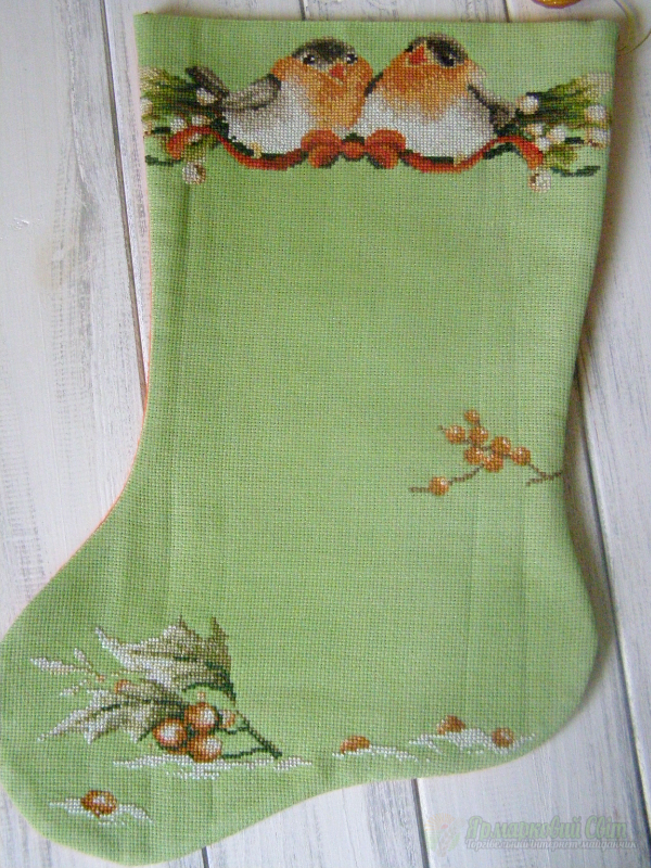 <div style=margin-left:10px><h1>Вышитые новогодние сапожки.</h1><p><a href="/catalog/ukrasheniya/">Прикраси</a> » <a href="/catalog/ukrasheniya/podarki/">Подарунки</a></p><i class="fa fa-map-marker"></i> Киевская область, Киев<br /><br /><div class="socdata"><script src="//yastatic.net/es5-shims/0.0.2/es5-shims.min.js"></script>
                                            <script src="//yastatic.net/share2/share.js"></script>
                                            <div class="ya-share2" data-services="facebook,gplus,twitter,lj,viber,whatsapp,skype" data-counter=""></div></div>