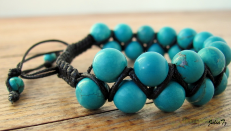 <div style=margin-left:10px><h1>Браслет Шамбала двійного плетіння Бірюза Непал</h1><p><a href="/catalog/bijuteriya/">Біжутерія</a> » <a href="/catalog/bijuteriya/braslety/">Браслети</a></p><i class="fa fa-map-marker"></i> Тернопольская область, Тернополь<br /><br /><div class="socdata"><script src="//yastatic.net/es5-shims/0.0.2/es5-shims.min.js"></script>
                                            <script src="//yastatic.net/share2/share.js"></script>
                                            <div class="ya-share2" data-services="facebook,gplus,twitter,lj,viber,whatsapp,skype" data-counter=""></div></div>