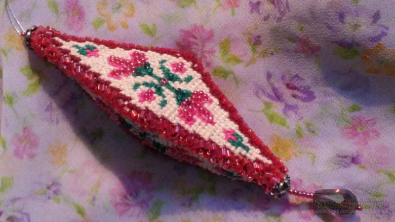 <div style=margin-left:10px><h1>Новогодние Ёлочные игрушки</h1><p><a href="/catalog/dekor/">Декор</a> » <a href="/catalog/dekor/drugoe/">Iнше</a></p><i class="fa fa-map-marker"></i> Одесская область, Одесса<br /><br /><div class="socdata"><script src="//yastatic.net/es5-shims/0.0.2/es5-shims.min.js"></script>
                                            <script src="//yastatic.net/share2/share.js"></script>
                                            <div class="ya-share2" data-services="facebook,gplus,twitter,lj,viber,whatsapp,skype" data-counter=""></div></div>