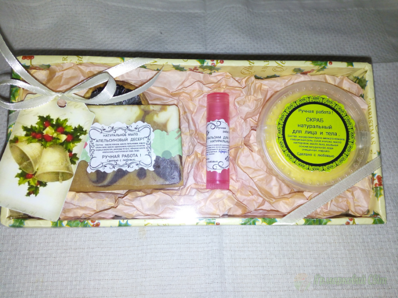 <div style=margin-left:10px><h1>Подарочные наборы к новому году, рождеству, крещению.</h1><p><a href="/catalog/podarki--suveniry/">Подарунки, сувеніри</a> » <a href="/catalog/podarki--suveniry/mylo/">Мило</a></p><i class="fa fa-map-marker"></i> Донецкая область, Славянск<br /><br /><div class="socdata"><script src="//yastatic.net/es5-shims/0.0.2/es5-shims.min.js"></script>
                                            <script src="//yastatic.net/share2/share.js"></script>
                                            <div class="ya-share2" data-services="facebook,gplus,twitter,lj,viber,whatsapp,skype" data-counter=""></div></div>