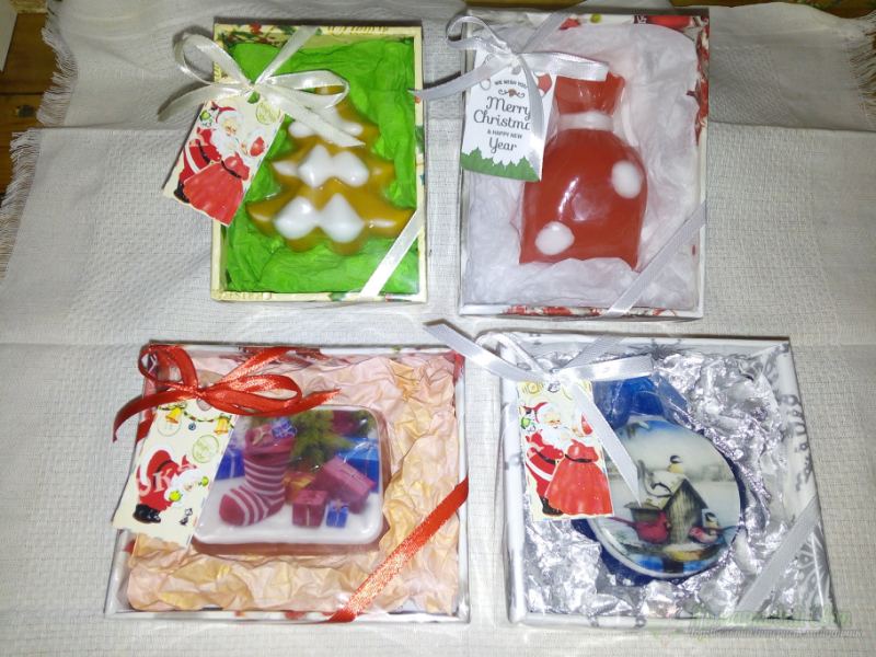 <div style=margin-left:10px><h1>Подарочные наборы к новому году, рождеству, крещению.</h1><p><a href="/catalog/podarki--suveniry/">Подарунки, сувеніри</a> » <a href="/catalog/podarki--suveniry/mylo/">Мило</a></p><i class="fa fa-map-marker"></i> Донецкая область, Славянск<br /><br /><div class="socdata"><script src="//yastatic.net/es5-shims/0.0.2/es5-shims.min.js"></script>
                                            <script src="//yastatic.net/share2/share.js"></script>
                                            <div class="ya-share2" data-services="facebook,gplus,twitter,lj,viber,whatsapp,skype" data-counter=""></div></div>