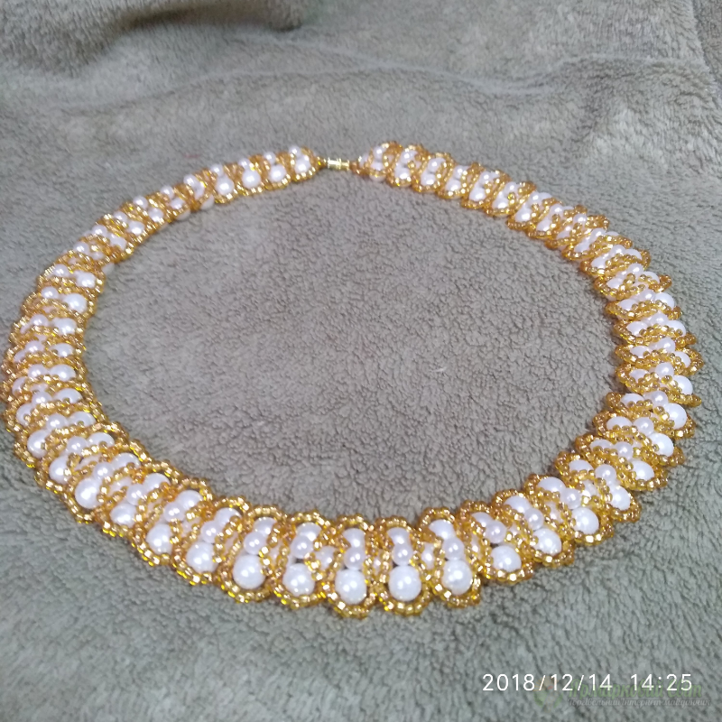 <div style=margin-left:10px><h1>Кольє "Саманта"</h1><p><a href="/catalog/bijuteriya/">Біжутерія</a> » <a href="/catalog/bijuteriya/kole--ojerele/">Кольє, намисто</a></p><i class="fa fa-map-marker"></i> Киевская область, Гнидын<br /><br /><div class="socdata"><script src="//yastatic.net/es5-shims/0.0.2/es5-shims.min.js"></script>
                                            <script src="//yastatic.net/share2/share.js"></script>
                                            <div class="ya-share2" data-services="facebook,gplus,twitter,lj,viber,whatsapp,skype" data-counter=""></div></div>