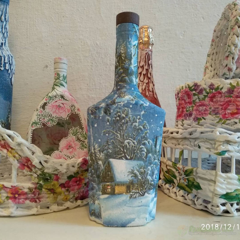 <div style=margin-left:10px><h1>Бутылки, веночки</h1><p><a href="/catalog/aksessuary/">Аксесуари</a> » <a href="/catalog/aksessuary/venki/">Вінки</a></p><i class="fa fa-map-marker"></i> Киевская область, Киев<br /><br /><div class="socdata"><script src="//yastatic.net/es5-shims/0.0.2/es5-shims.min.js"></script>
                                            <script src="//yastatic.net/share2/share.js"></script>
                                            <div class="ya-share2" data-services="facebook,gplus,twitter,lj,viber,whatsapp,skype" data-counter=""></div></div>